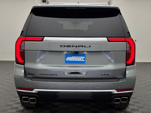 New 2026 GMC Yukon Denali w/ Denali Reserve Package AWD/4WD image 12