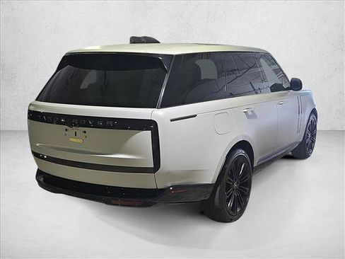 Used 2025 Land Rover Range Rover SE AWD/4WD image 5
