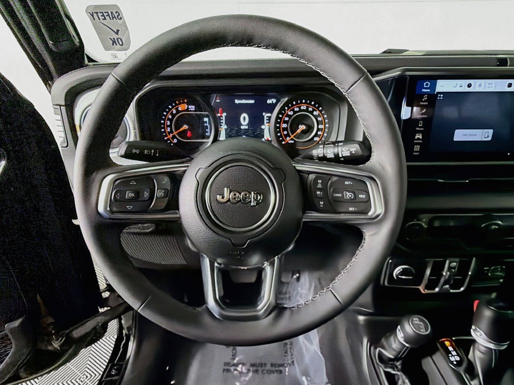 Used 2026 Jeep Wrangler Unlimited Sahara AWD/4WD image 11