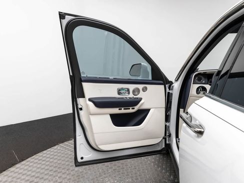 Used 2023 Rolls-Royce Cullinan w/ Cullinan Package AWD/4WD image 27
