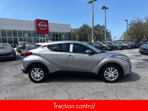 Used 2020 Toyota C-HR LE image 5