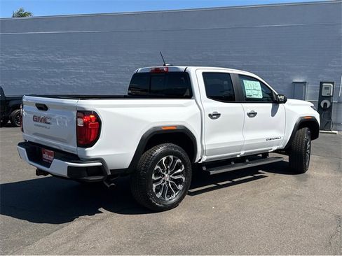 New 2026 GMC Canyon Denali image 11