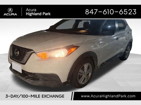 Used 2018 Nissan Kicks S image 1