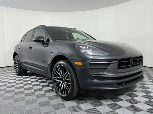 New 2026 Porsche Macan image 7