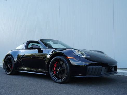 Used 2025 Porsche 911 Targa 4 GTS AWD/4WD image 2