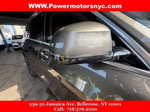 Used 2022 BMW X7 xDrive40i w/ Premium Package AWD/4WD image 9