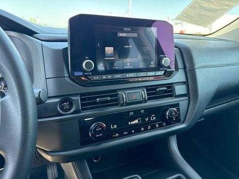 Used 2025 Nissan Pathfinder S AWD/4WD image 15