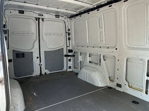 Used 2015 Mercedes-Benz Sprinter 2500 w/ Additional Battery Package image 18