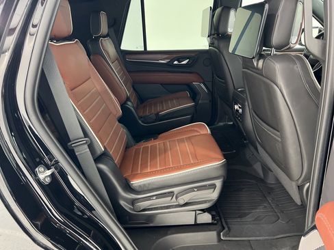 Used 2023 GMC Yukon Denali Ultimate image 25