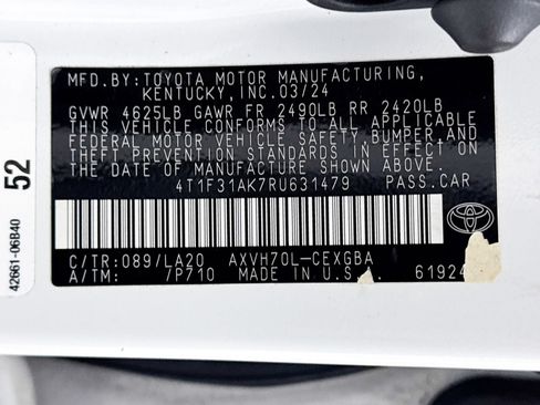 Used 2024 Toyota Camry XLE w/ Navigation Package FWD image 38