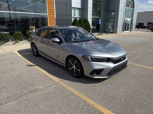 Used 2023 Honda Civic Touring image 6