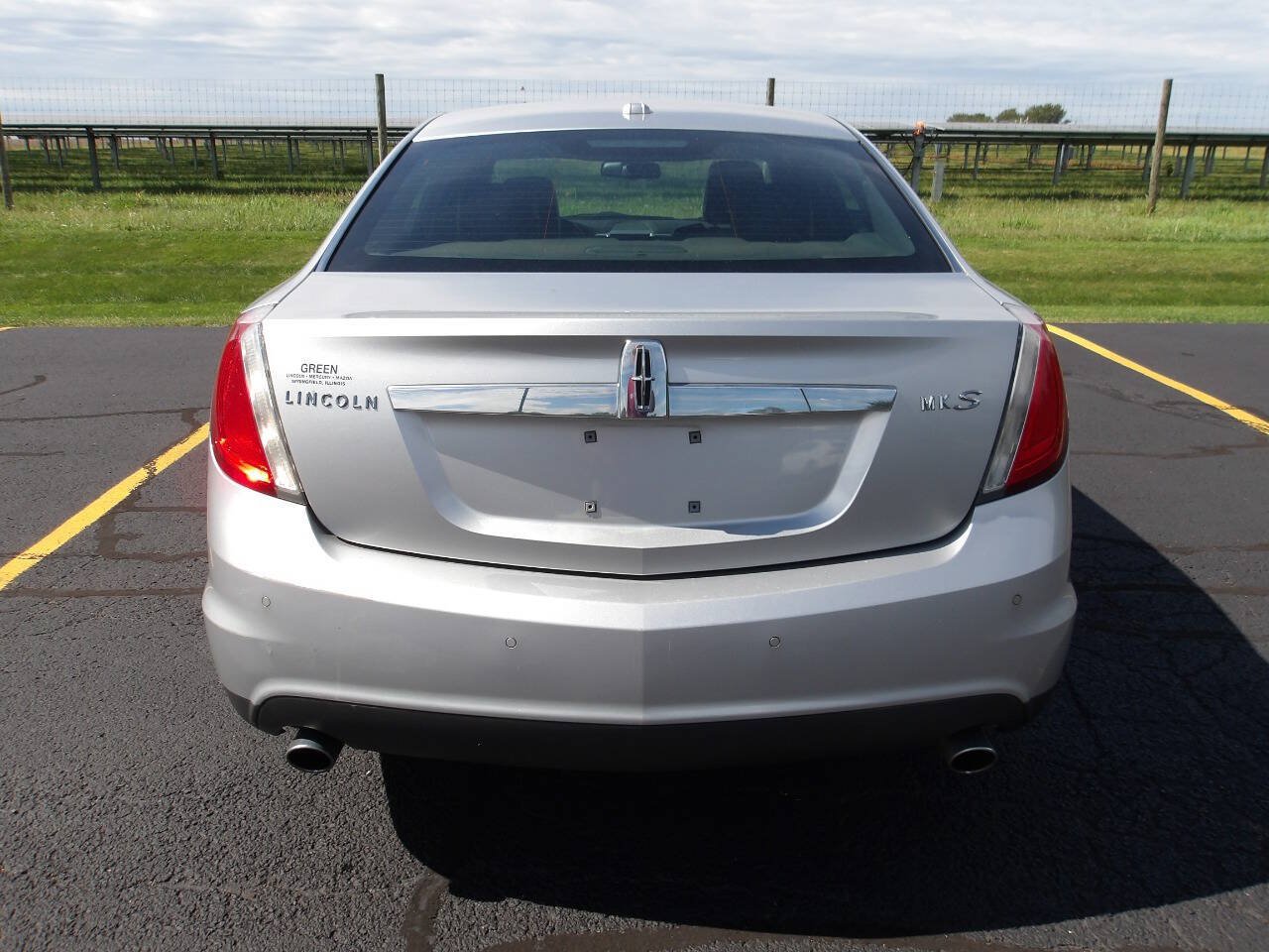Used 2009 Lincoln MKS FWD image 4