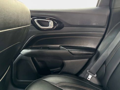 Used 2022 Jeep Compass Limited image 15