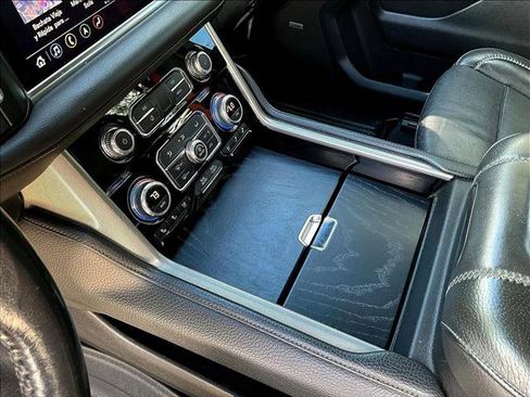 Used 2021 GMC Yukon Denali w/ Denali Premium Package image 13