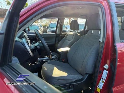 Used 2021 Toyota Tacoma SR5 image 32