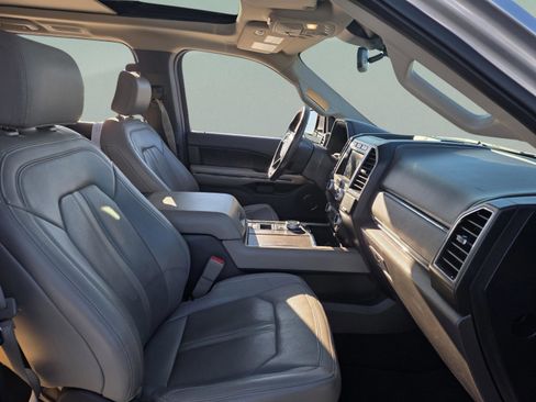 Used 2018 Ford Expedition Limited w/ Equipment Group 302A image 29