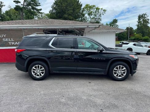 Used 2018 Chevrolet Traverse LT FWD image 3