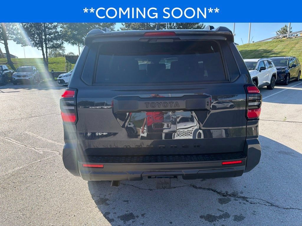 Certified 2025 Toyota 4Runner SR5 AWD/4WD image 8