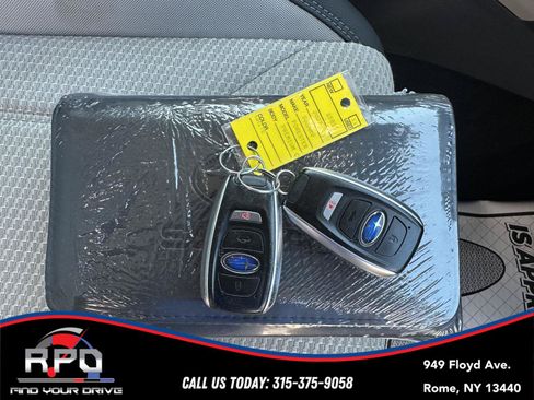 Used 2022 Subaru Forester Premium AWD/4WD image 38