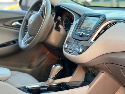 Used 2018 Chevrolet Malibu LS w/ LPO, Convenience Package 1 FWD image 7
