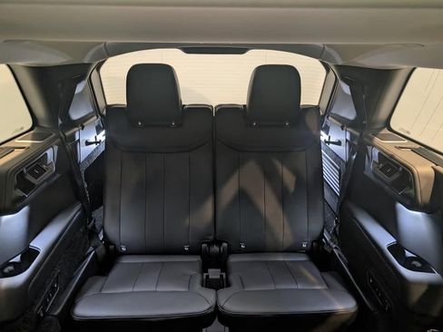 New 2026 Land Rover Range Rover Long Wheelbase SE AWD/4WD image 29