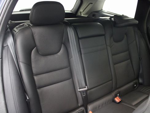 Used 2022 Volvo V60 T5 Cross Country w/ Climate Package image 28