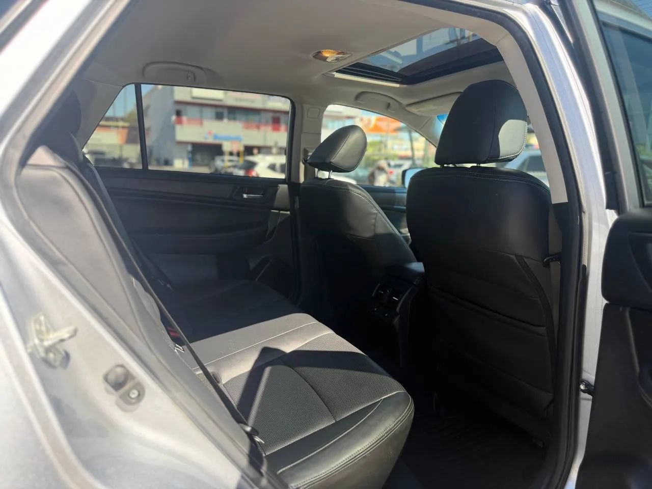 Used 2015 Subaru Outback 2.5i Limited AWD/4WD image 31