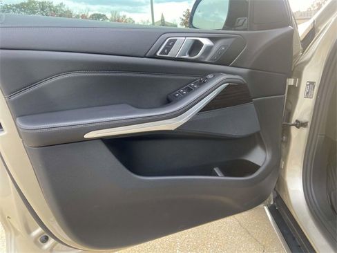 Used 2019 BMW X5 xDrive40i w/ Premium Package 2 image 12