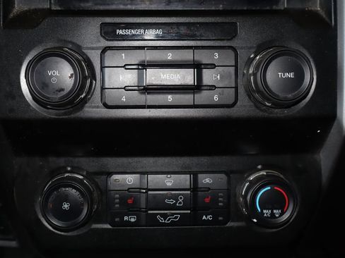 Used 2019 Ford F150 XLT w/ Equipment Group 302A Luxury AWD/4WD image 26