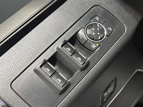 Used 2018 Ford F150 Lariat image 28