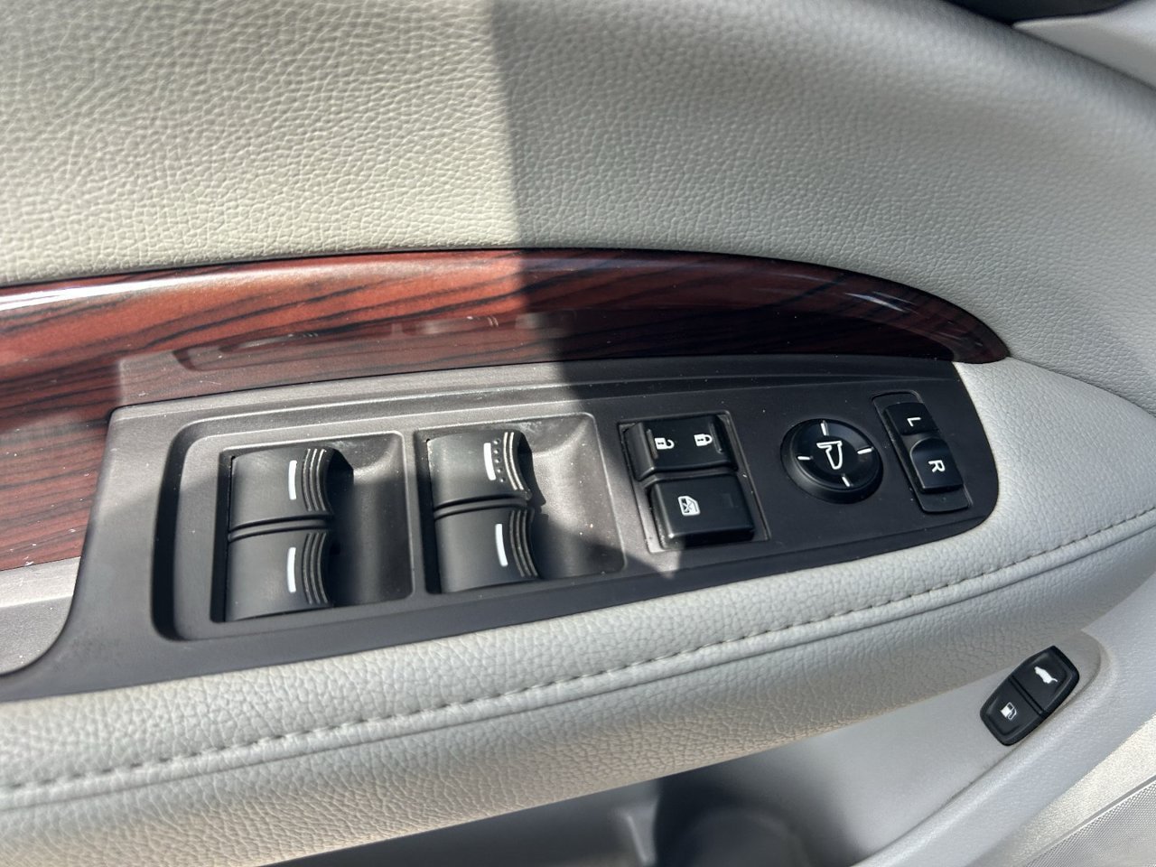 Used 2016 Acura MDX w/ Technology Package FWD image 33