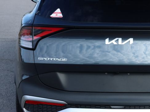 Used 2025 Kia Sportage EX image 26