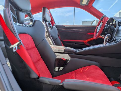 Certified 2018 Porsche 911 GT2 RS image 31