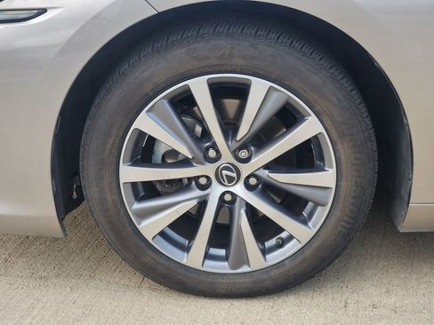 Used 2019 Lexus ES 350 w/ Premium Package image 10