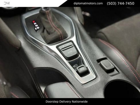 Used 2018 Chevrolet Camaro ZL1 RWD image 25