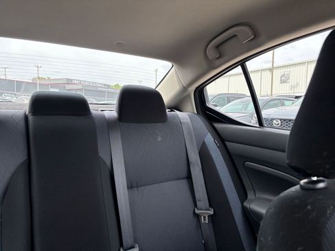 Used 2025 Nissan Versa SV FWD image 32