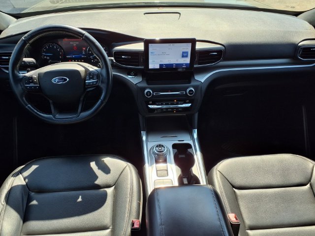 Used 2020 Ford Explorer XLT w/ Equipment Group 202A RWD image 11
