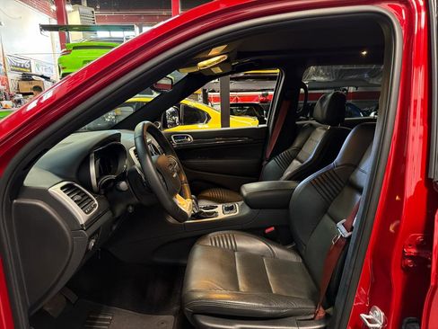 Used 2018 Jeep Grand Cherokee Trackhawk AWD/4WD image 14