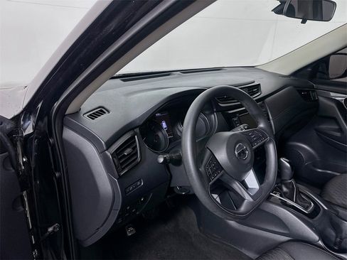 Used 2019 Nissan Rogue S image 9