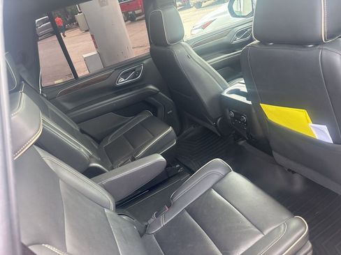 Used 2021 Chevrolet Tahoe Premier w/ Premium Package image 5