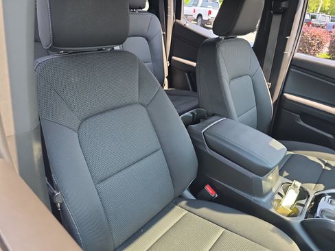 Used 2024 Chevrolet Colorado LT w/ LT Convenience Package II RWD image 10