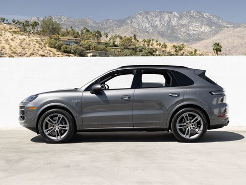 New 2026 Porsche Cayenne E-Hybrid image 2