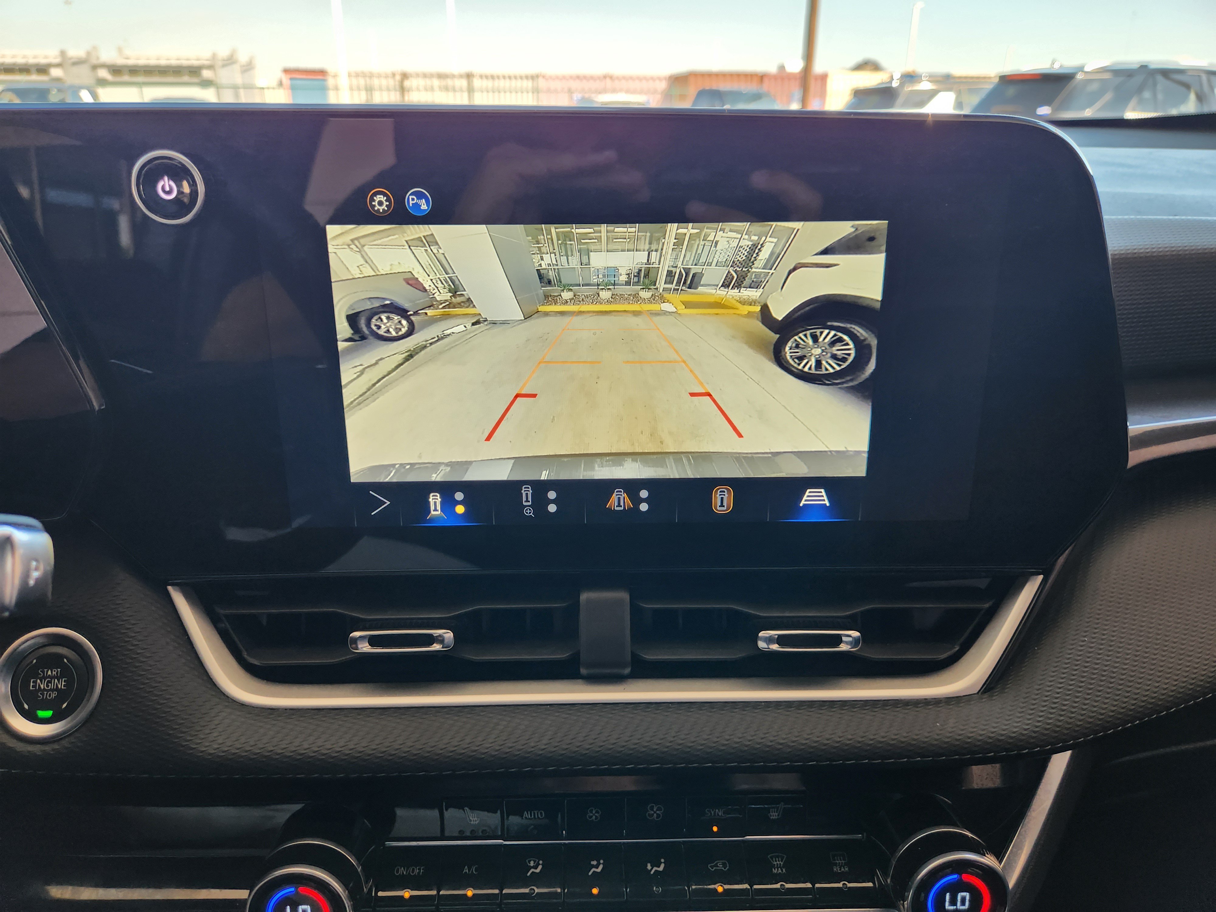 Certified 2025 Chevrolet Equinox LT w/ Convenience Package II FWD image 18