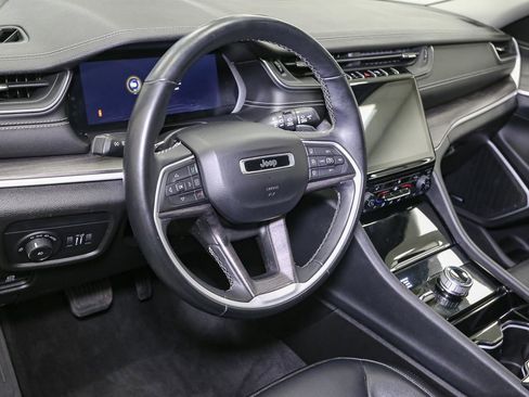 Used 2021 Jeep Grand Cherokee L Limited AWD/4WD image 27