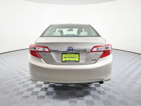Used 2014 Toyota Camry LE image 5