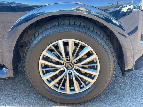 Used 2021 Nissan Armada SL w/ Captain's Chairs Package image 10