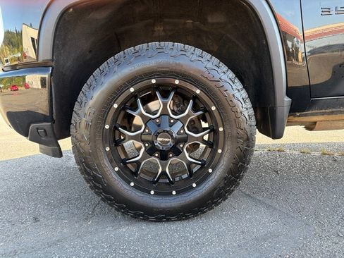 Used 2024 Chevrolet Silverado 3500 LTZ w/ LTZ Plus Package AWD/4WD image 10