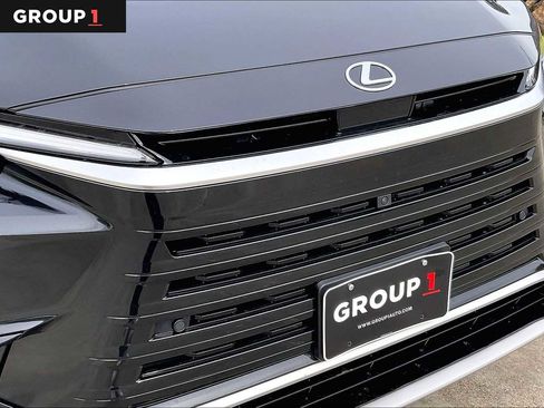 Used 2026 Lexus TX 500h AWD image 26