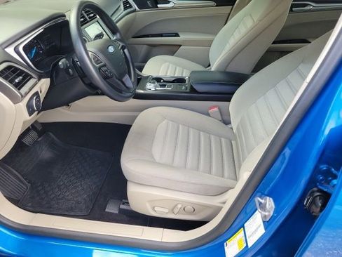Used 2019 Ford Fusion SE FWD image 10