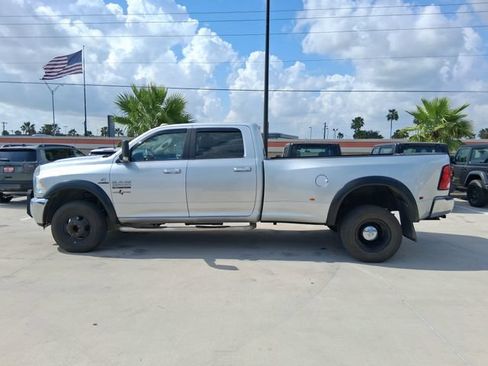 Used 2018 RAM 3500 SLT AWD/4WD image 4